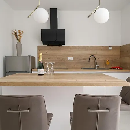 Apartment Sidro *