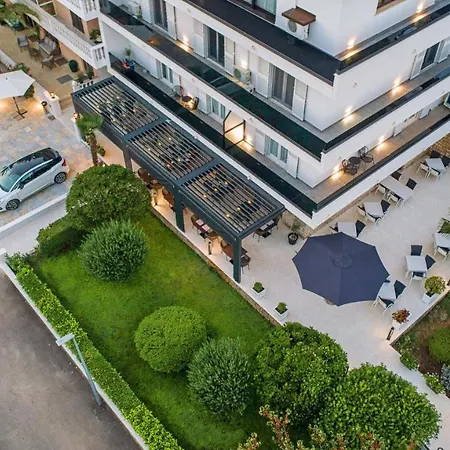 Apartment Sidro *